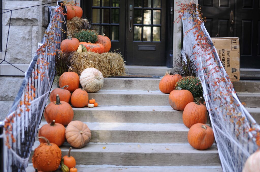 Halloween pumpkins Halloween Ideas To Create A Spooky House