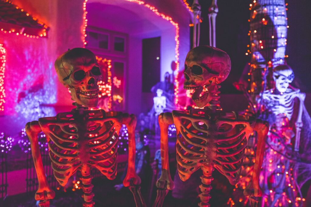 Halloween skeleton party Halloween Ideas To Create A Spooky House
